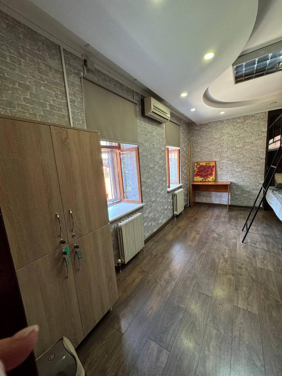 Friends Hostel Kiszyniów Zewnętrze zdjęcie
