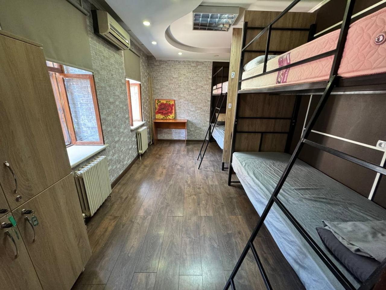 Friends Hostel Kiszyniów Zewnętrze zdjęcie